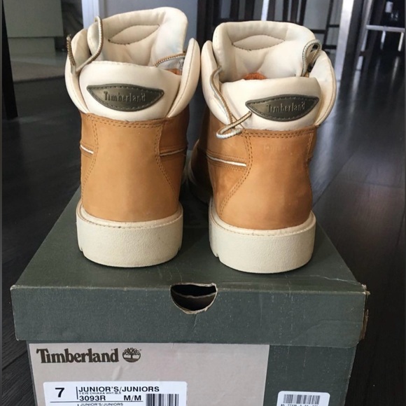 Timberland Boots, size 7 Juniors - Picture 3 of 3